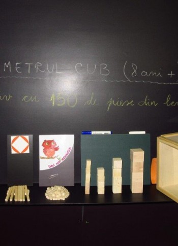 Set didactic DECIMETRUL cub (150 de piese din lemn natur) Set didactic DECIMETRUL cub (150 de piese din lemn natur)